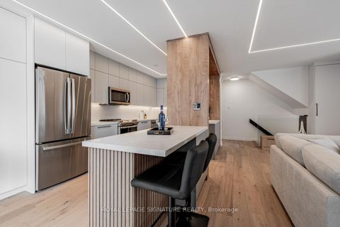 Photo 7 at 1035 - 33 Harbour Square, Waterfront Communities C1, Toronto