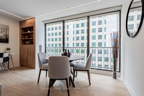 Photo 18 at 1035 - 33 Harbour Square, Waterfront Communities C1, Toronto