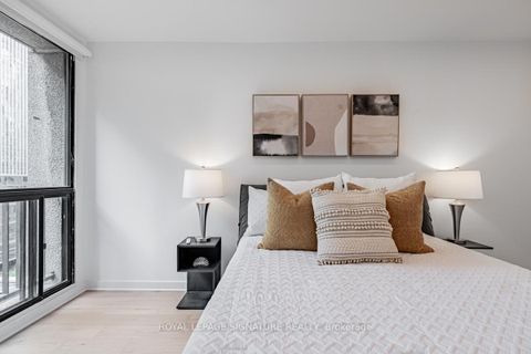 Photo 26 at 1035 - 33 Harbour Square, Waterfront Communities C1, Toronto