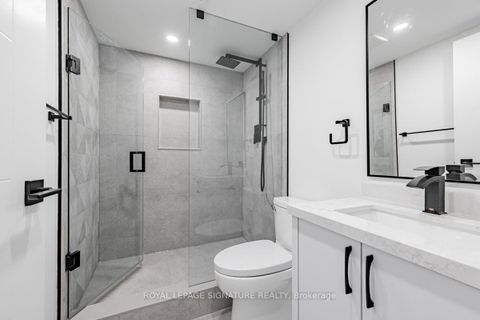 Photo 27 at 1035 - 33 Harbour Square, Waterfront Communities C1, Toronto