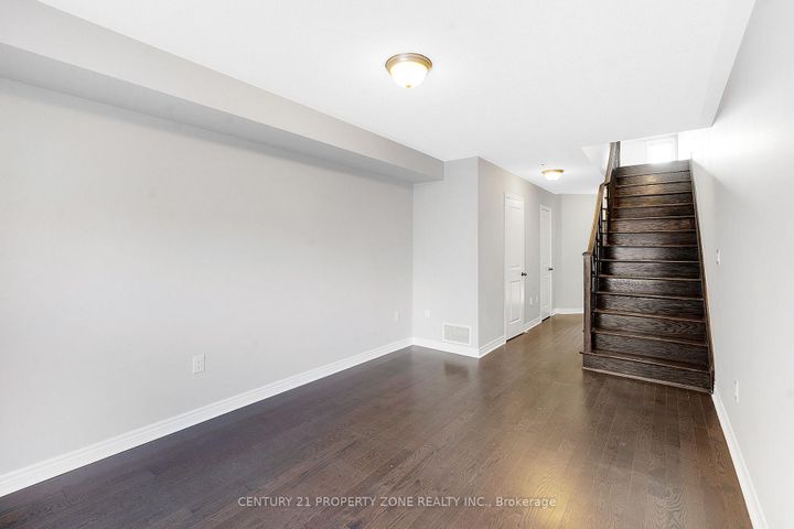 Photo 12 at 4 - 29 Pennycross Crescent, Northwest Brampton, Brampton