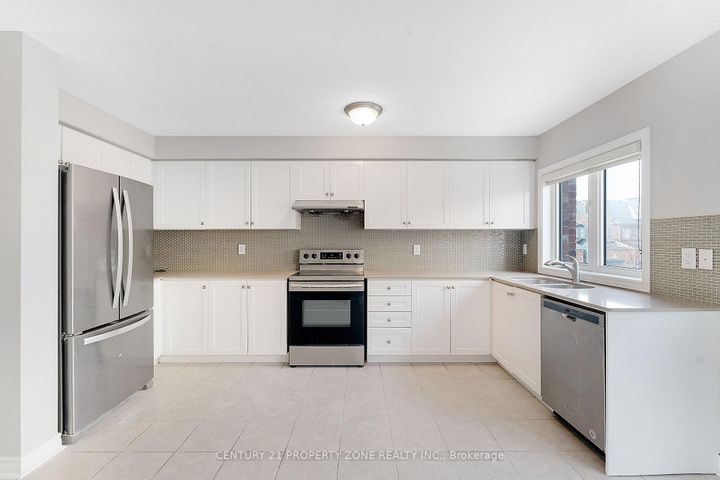 Photo 14 at 4 - 29 Pennycross Crescent, Northwest Brampton, Brampton