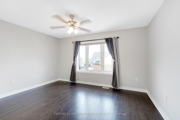 Photo 25 at 4 - 29 Pennycross Crescent, Northwest Brampton, Brampton