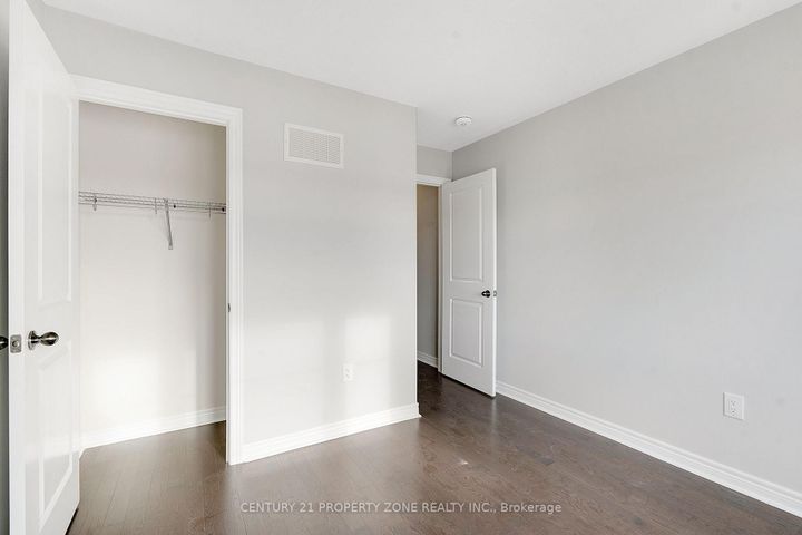 Photo 26 at 4 - 29 Pennycross Crescent, Northwest Brampton, Brampton