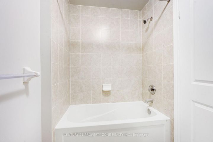 Photo 29 at 4 - 29 Pennycross Crescent, Northwest Brampton, Brampton