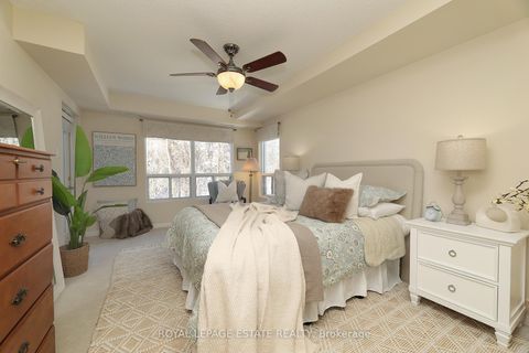 Photo 10 at 407 - 900 Bogart Mill Trail, College Manor, Newmarket