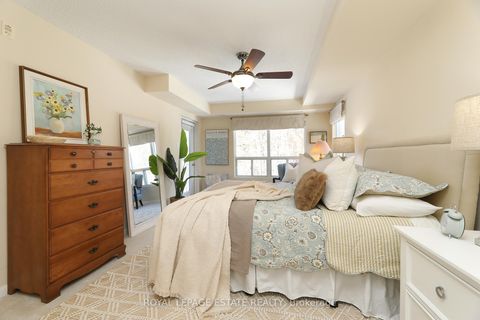 Photo 11 at 407 - 900 Bogart Mill Trail, College Manor, Newmarket