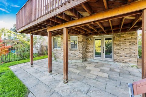 Photo 9 at 57 Calera Crescent, Sonoma Heights, Vaughan