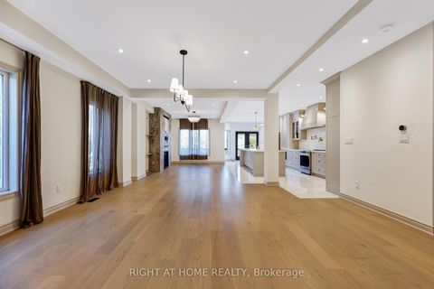 Photo 11 at 57 Calera Crescent, Sonoma Heights, Vaughan