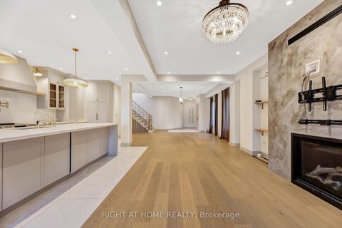 Photo 14 at 57 Calera Crescent, Sonoma Heights, Vaughan