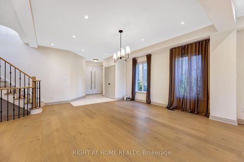 Photo 16 at 57 Calera Crescent, Sonoma Heights, Vaughan