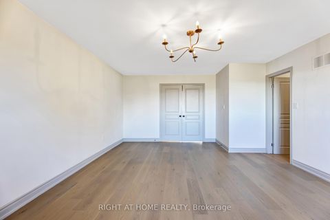 Photo 25 at 57 Calera Crescent, Sonoma Heights, Vaughan