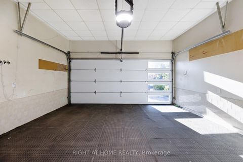 Photo 37 at 57 Calera Crescent, Sonoma Heights, Vaughan