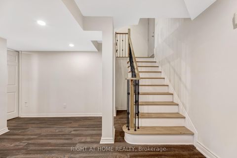 Photo 38 at 57 Calera Crescent, Sonoma Heights, Vaughan