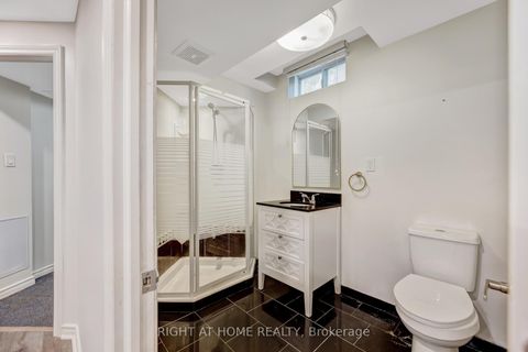 Photo 40 at 57 Calera Crescent, Sonoma Heights, Vaughan