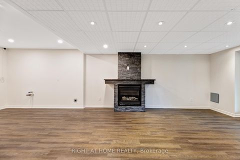 Photo 42 at 57 Calera Crescent, Sonoma Heights, Vaughan