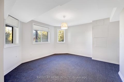 Photo 44 at 57 Calera Crescent, Sonoma Heights, Vaughan