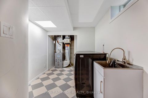 Photo 47 at 57 Calera Crescent, Sonoma Heights, Vaughan