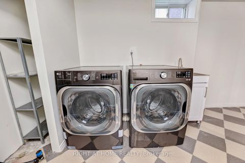 Photo 48 at 57 Calera Crescent, Sonoma Heights, Vaughan