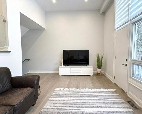 Photo 7 at 30 - 629 Rathburn Road, West Deane, Toronto