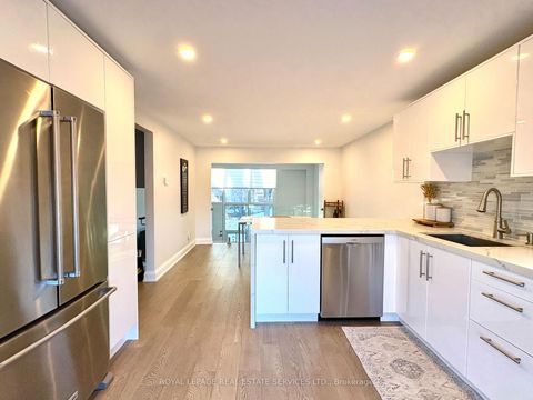 Photo 8 at 30 - 629 Rathburn Road, West Deane, Toronto