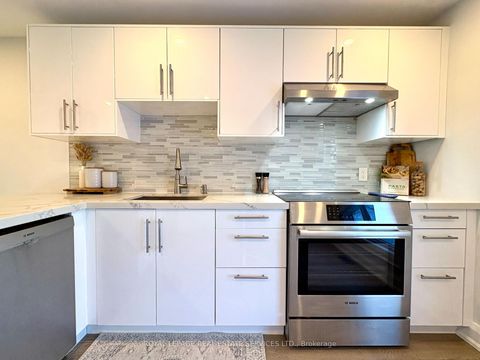 Photo 12 at 30 - 629 Rathburn Road, West Deane, Toronto