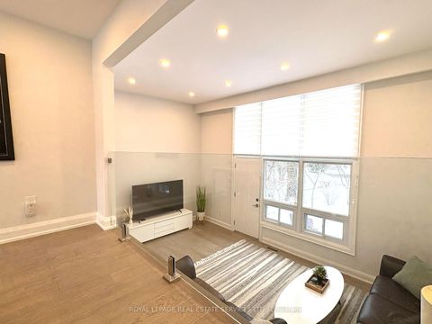 Photo 15 at 30 - 629 Rathburn Road, West Deane, Toronto