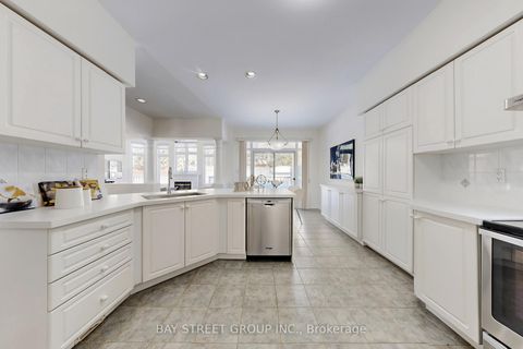 Photo 11 at 103 Colesbrook Road, Westbrook, Richmond Hill