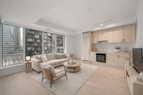 Photo 1 at 1004 - 1 Quarrington Lane, Don Mills, Toronto