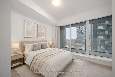 Photo 9 at 1004 - 1 Quarrington Lane, Don Mills, Toronto