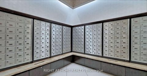 Photo 11 at 804 - 20 North Park Road, Beverley Glen, Vaughan