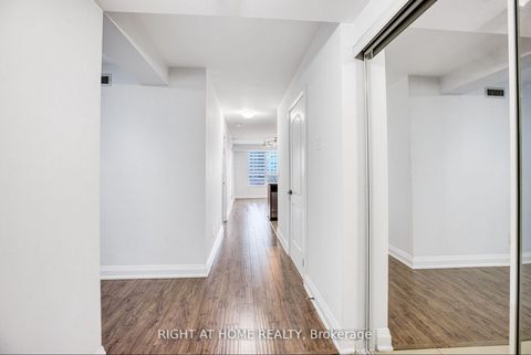 Photo 20 at 804 - 20 North Park Road, Beverley Glen, Vaughan