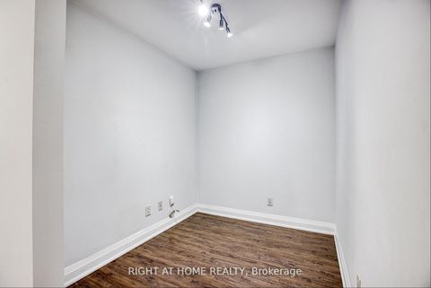 Photo 21 at 804 - 20 North Park Road, Beverley Glen, Vaughan