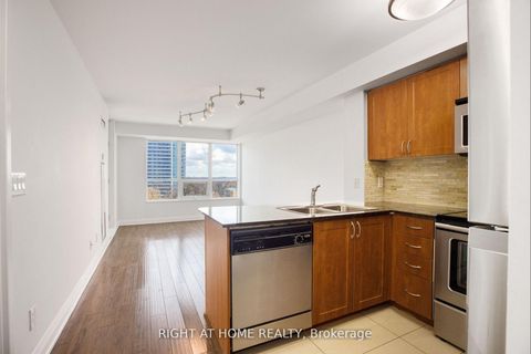 Photo 22 at 804 - 20 North Park Road, Beverley Glen, Vaughan