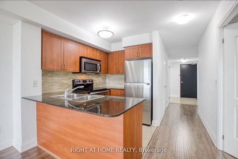 Photo 24 at 804 - 20 North Park Road, Beverley Glen, Vaughan