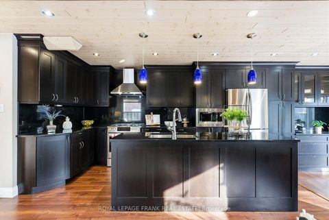 Photo 12 at 9 Royal Pines Court, Bowmanville, Clarington