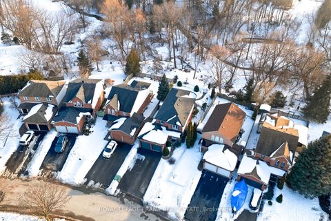 Photo 42 at 9 Royal Pines Court, Bowmanville, Clarington