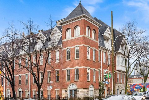 Photo 34 at 74 Aberdeen Avenue, South St. James Town, Toronto