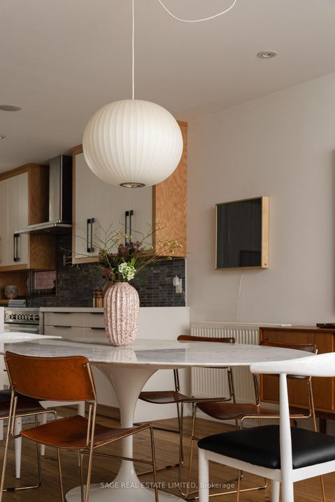 Photo 3 at 128 Argyle Street, Bellwoods, Toronto