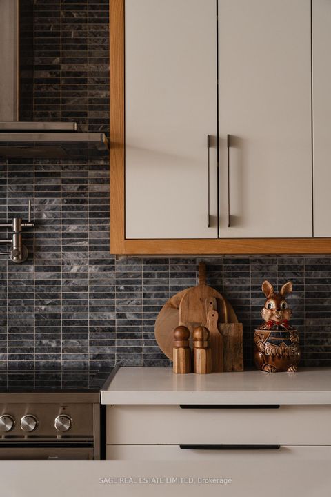 Photo 5 at 128 Argyle Street, Bellwoods, Toronto