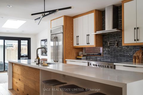 Photo 6 at 128 Argyle Street, Bellwoods, Toronto