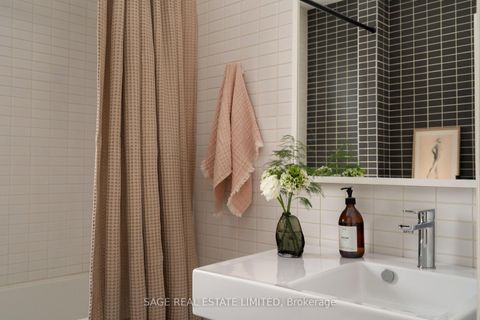 Photo 20 at 128 Argyle Street, Bellwoods, Toronto