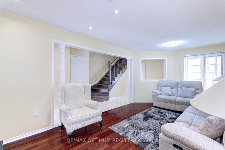 Photo 9 at 26 Tumbleweed Trail, Fletcher's Creek South, Brampton