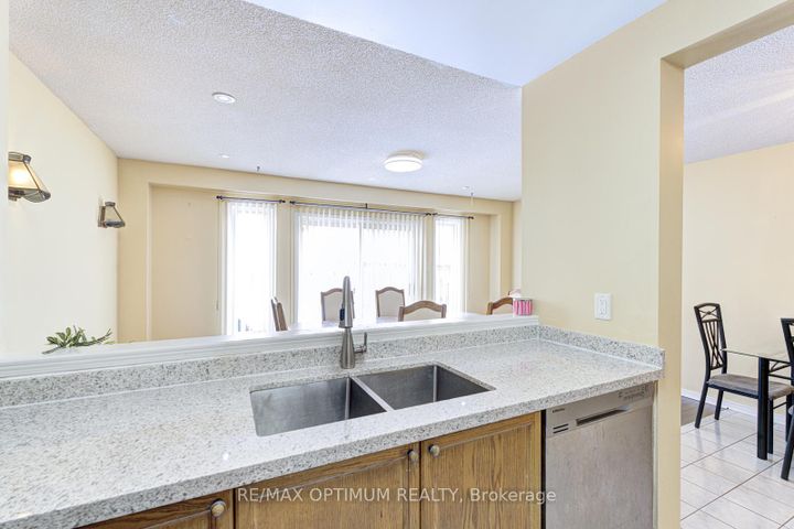 Photo 14 at 26 Tumbleweed Trail, Fletcher's Creek South, Brampton