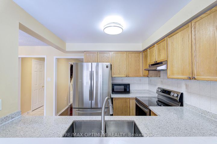 Photo 15 at 26 Tumbleweed Trail, Fletcher's Creek South, Brampton