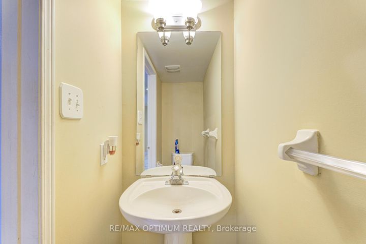 Photo 20 at 26 Tumbleweed Trail, Fletcher's Creek South, Brampton