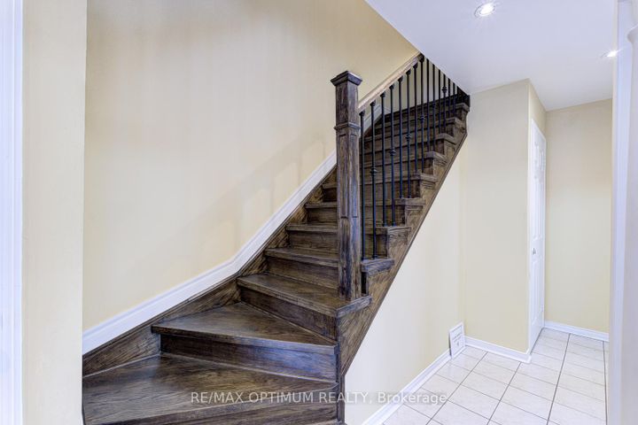 Photo 21 at 26 Tumbleweed Trail, Fletcher's Creek South, Brampton