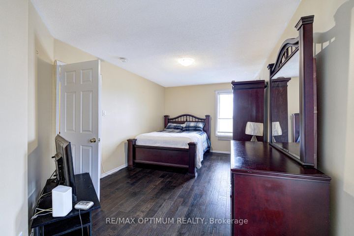 Photo 22 at 26 Tumbleweed Trail, Fletcher's Creek South, Brampton