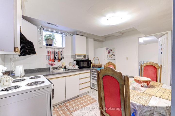 Photo 36 at 26 Tumbleweed Trail, Fletcher's Creek South, Brampton