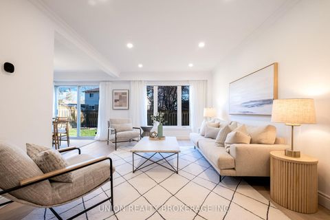 Photo 2 at 85 La Peer Boulevard, L'Amoreaux, Toronto